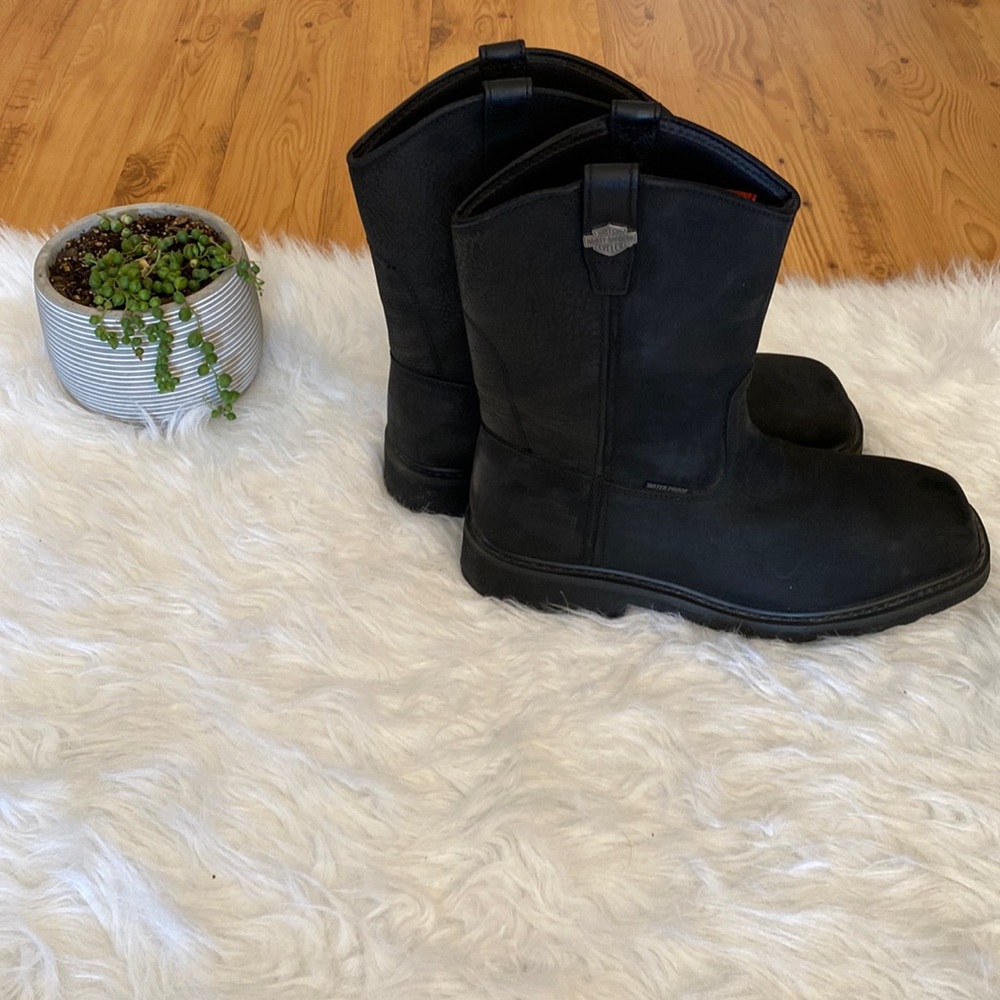 Black Men's Pull-On Work Boots - Brand Unknown